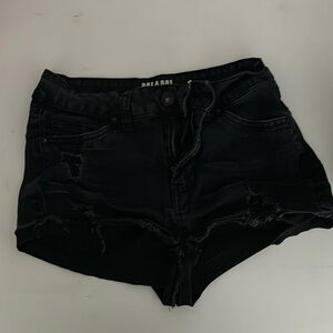 Miami 1 black shorts